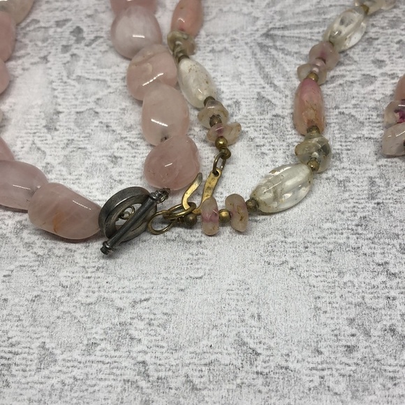 BUNDLE lot 2 vintage pink and white gemstone/stone necklaces boho chunky bead. - Picture 4 of 7